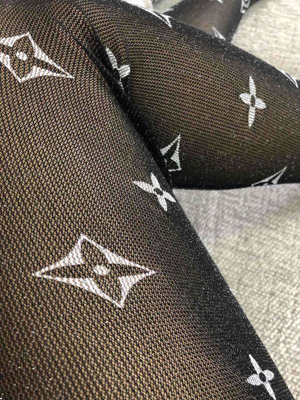 Louis Vuitton Socks LVO00011